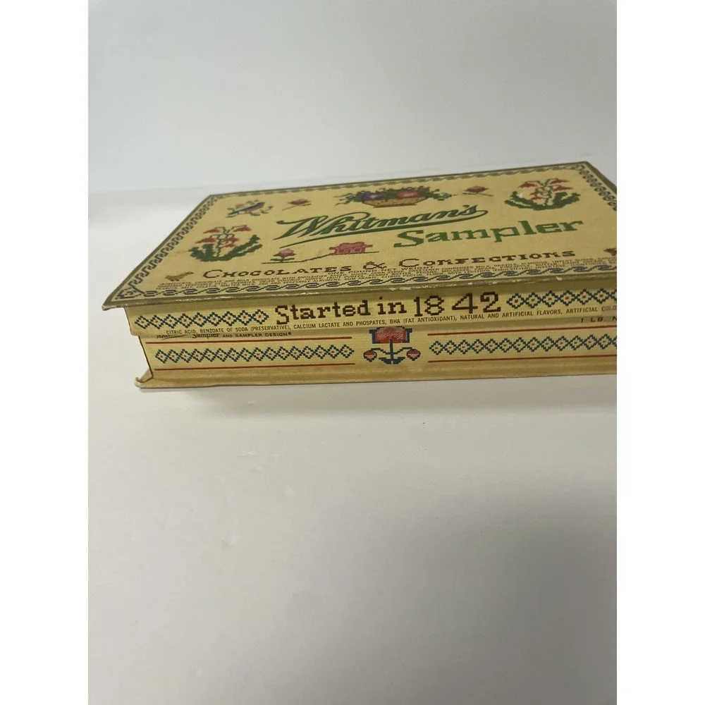 Vintage WHITMAN`S SAMPLER‎ CHOCOLATES & CONFECTIONS ONE POUND EMPTY BOX